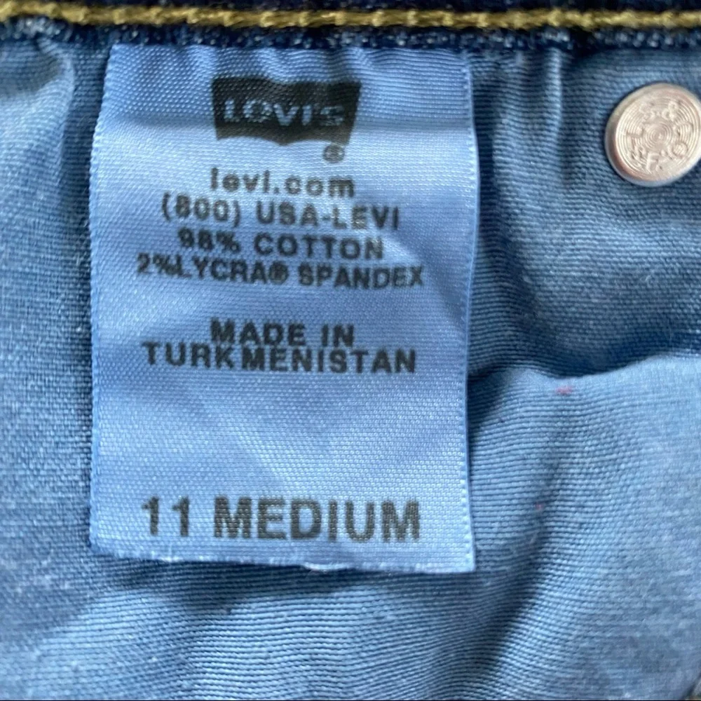 Levi’s 513 Boyfriend Distressed Jeans Sz 11 - Picture 5 of 6